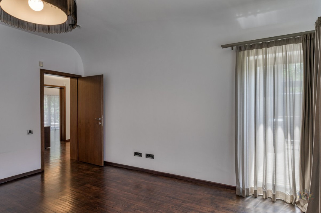 IANCU NICOLAE - COMPLEX TRAIAN, VILA 400 MP TOTAL, LOT 750 MP!