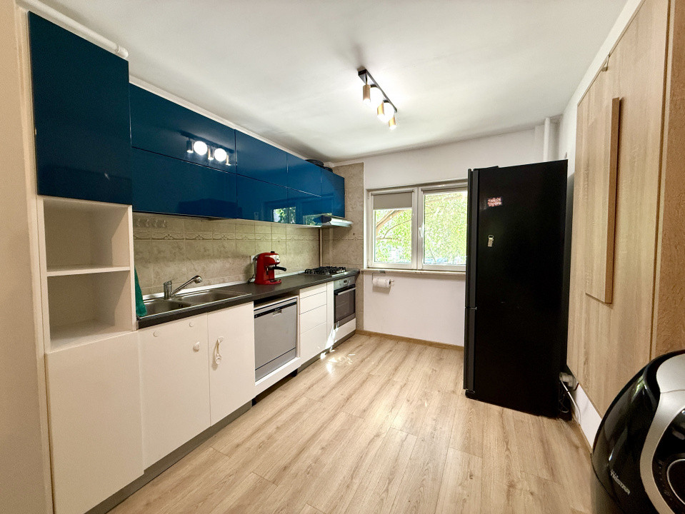 Apartament 3 camere decomandat, 72 mp, PARCARE, la intrarea in parc Tineretului!