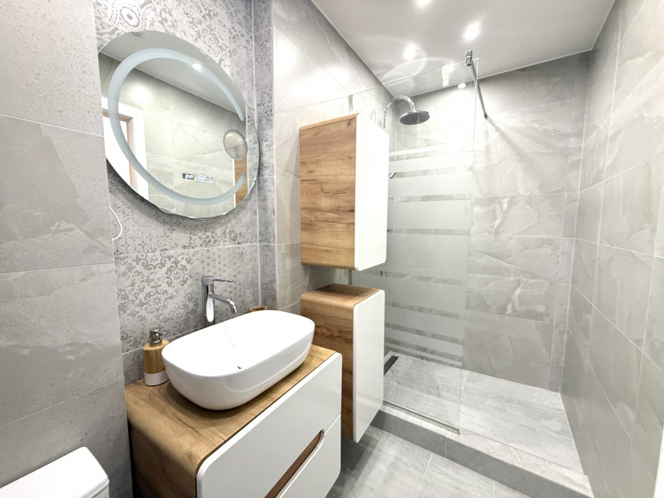 Apartament 3 camere decomandat, 72 mp, PARCARE, la intrarea in parc Tineretului!