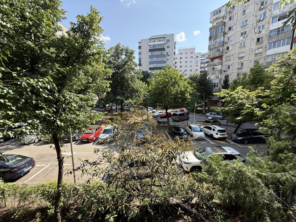 Apartament 3 camere decomandat, 72 mp, PARCARE, la intrarea in parc Tineretului!