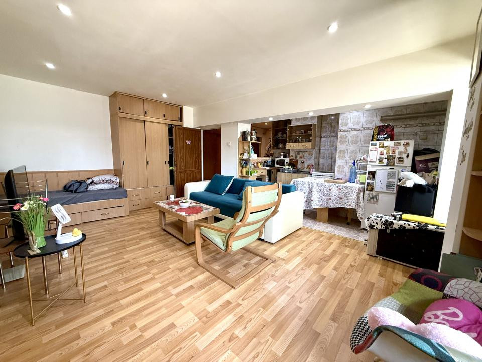 Garsoniera 43 mp cu centrala proprie, zona Obor - Ferdinand