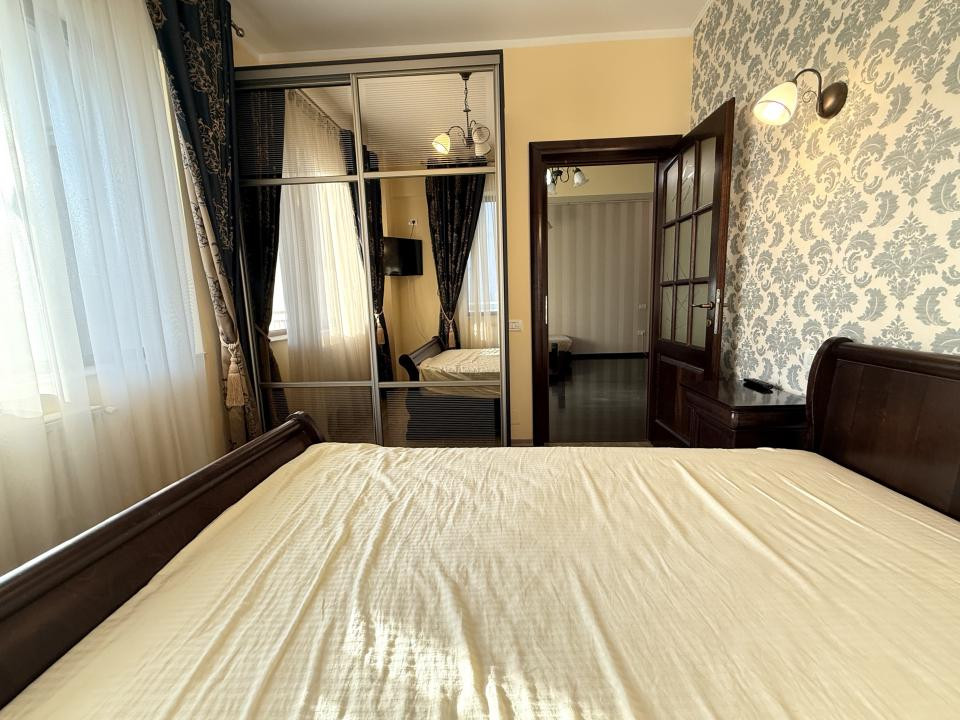 Apartament 3 camere cu centrală proprie, pet friendly și parcare disponibilă 