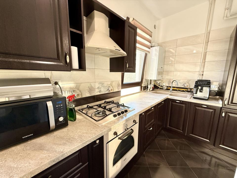 Apartament 3 camere cu centrală proprie, pet friendly și parcare disponibilă 