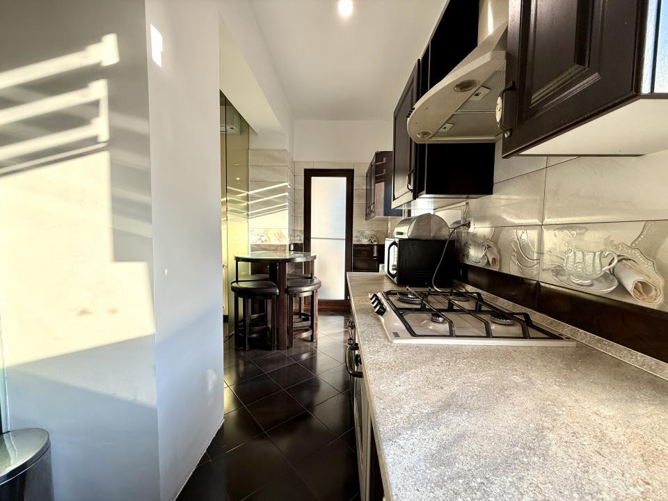 Apartament 3 camere cu centrală proprie, pet friendly și parcare disponibilă 
