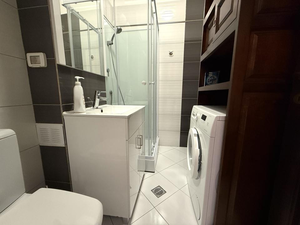 Apartament 3 camere cu centrală proprie, pet friendly și parcare disponibilă 