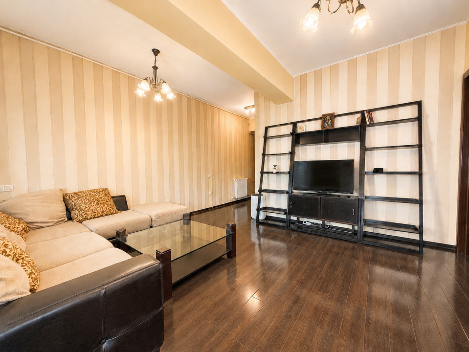 Apartament 3 camere cu centrală proprie, pet friendly și parcare disponibilă 