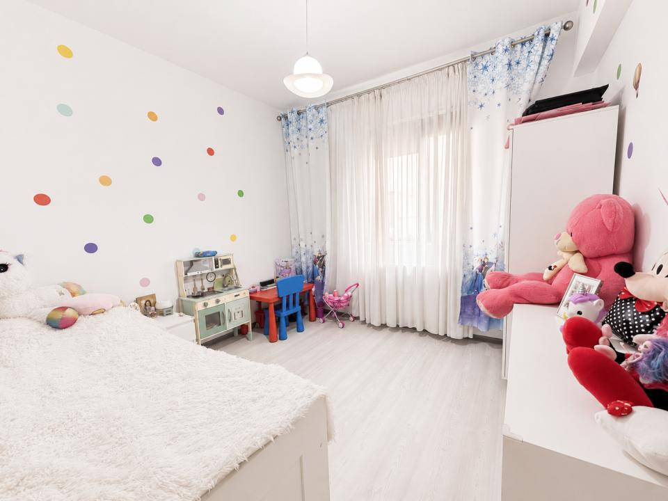 TUR VIRTUAL! 3 camere | CURTE 54mp | 2 LOCURI DE PARCARE | Mobilat & Utilat