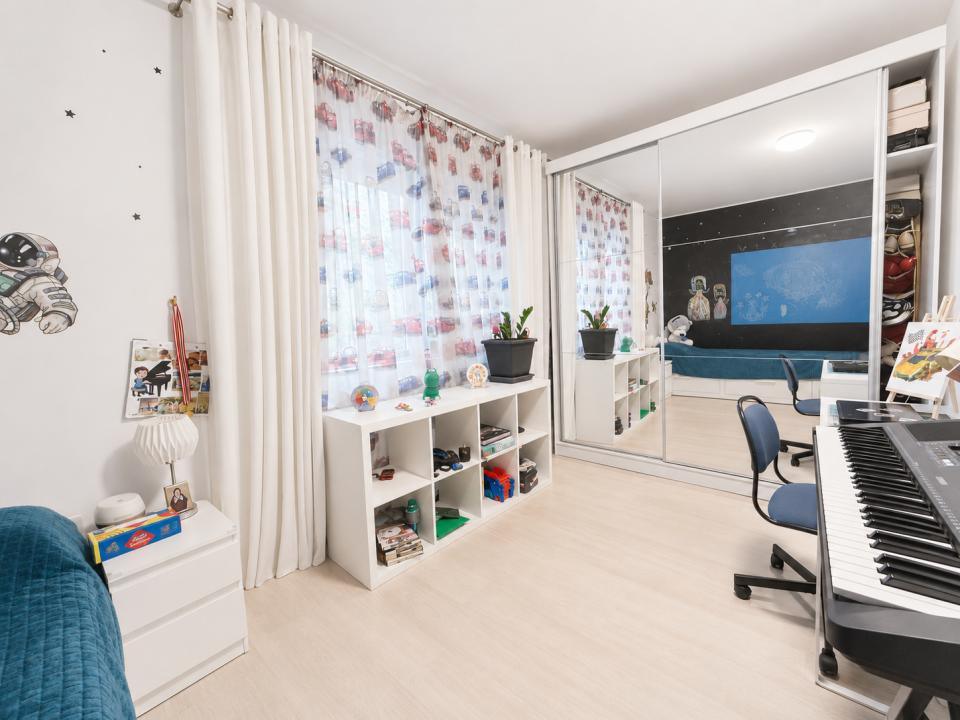 TUR VIRTUAL! 3 camere | CURTE 54mp | 2 LOCURI DE PARCARE | Mobilat & Utilat