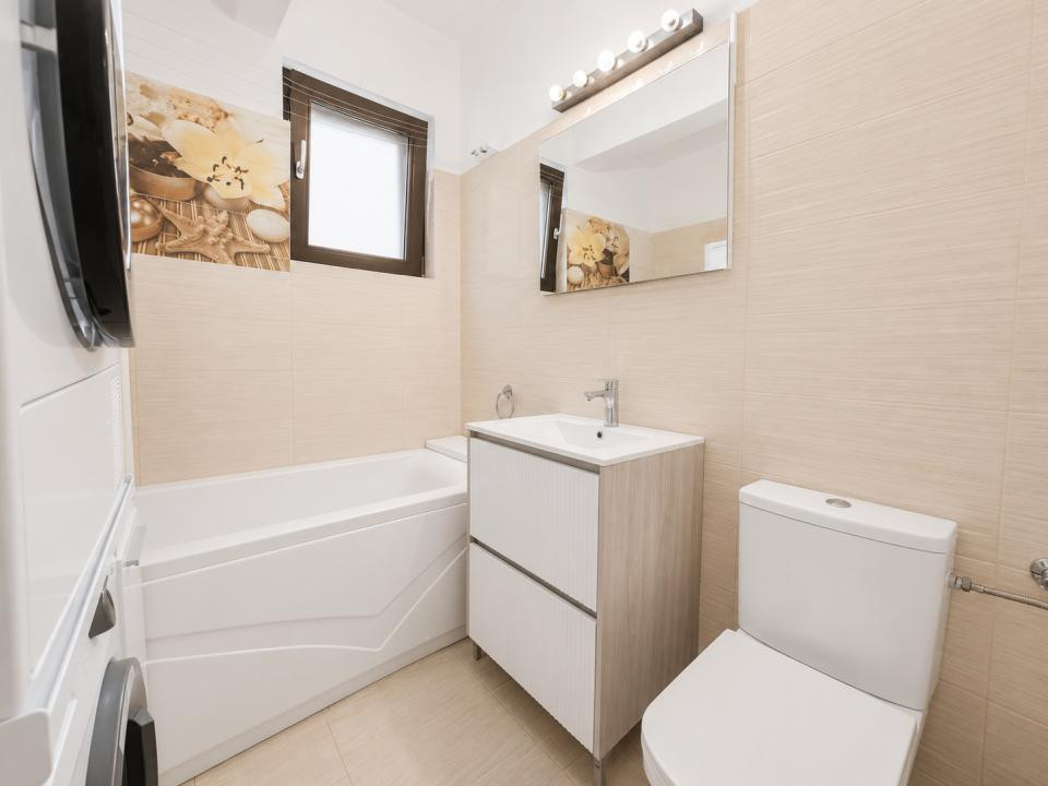 TUR VIRTUAL! 3 camere LA CHEIE | 3 dormitoare | CURTE 54mp | 2 LOCURI DE PARCARE