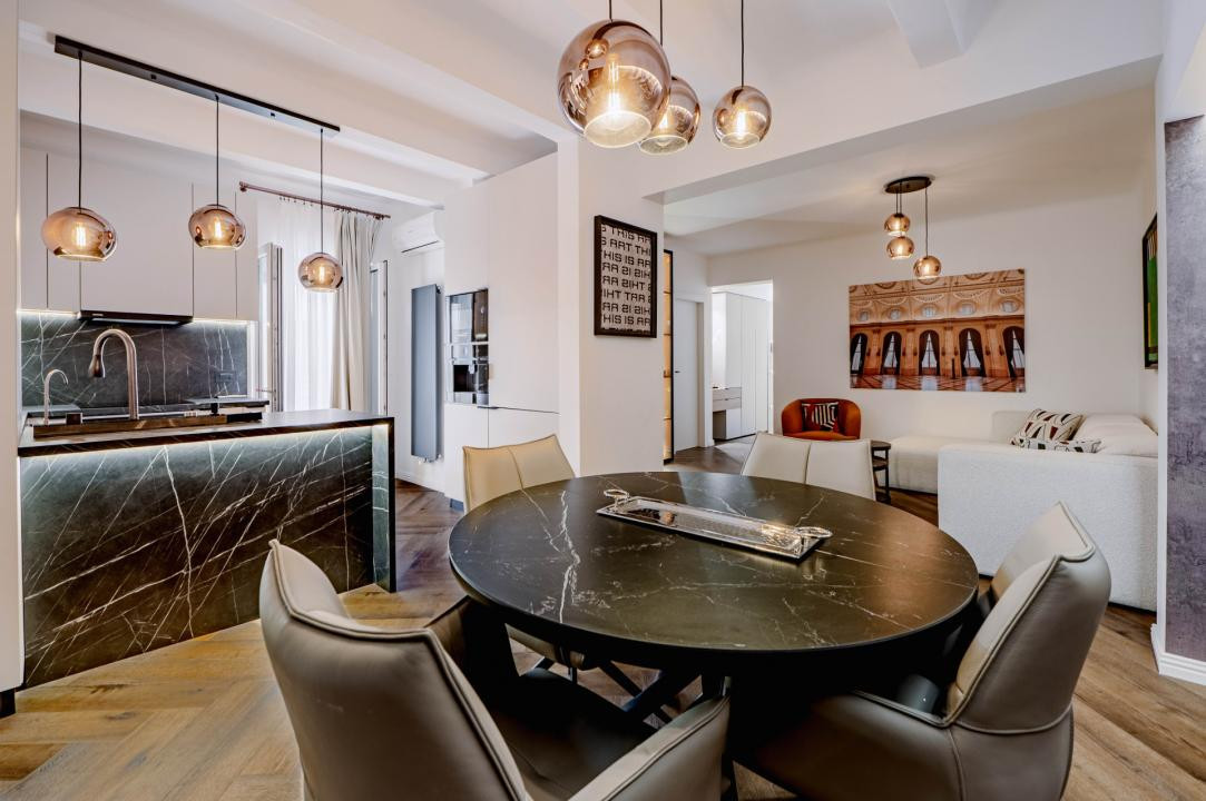 Unicat în Blocul Florentin: 3 camere, 2 băi, renovat integral cu designer