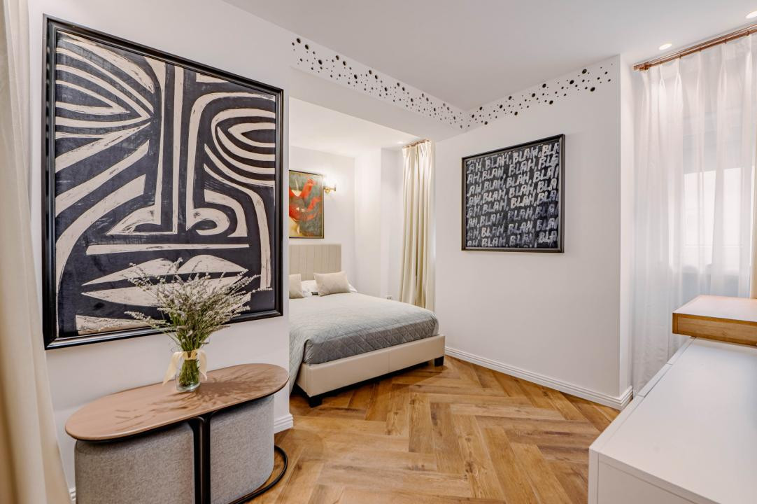 Unicat în Blocul Florentin: 3 camere, 2 băi, renovat integral cu designer