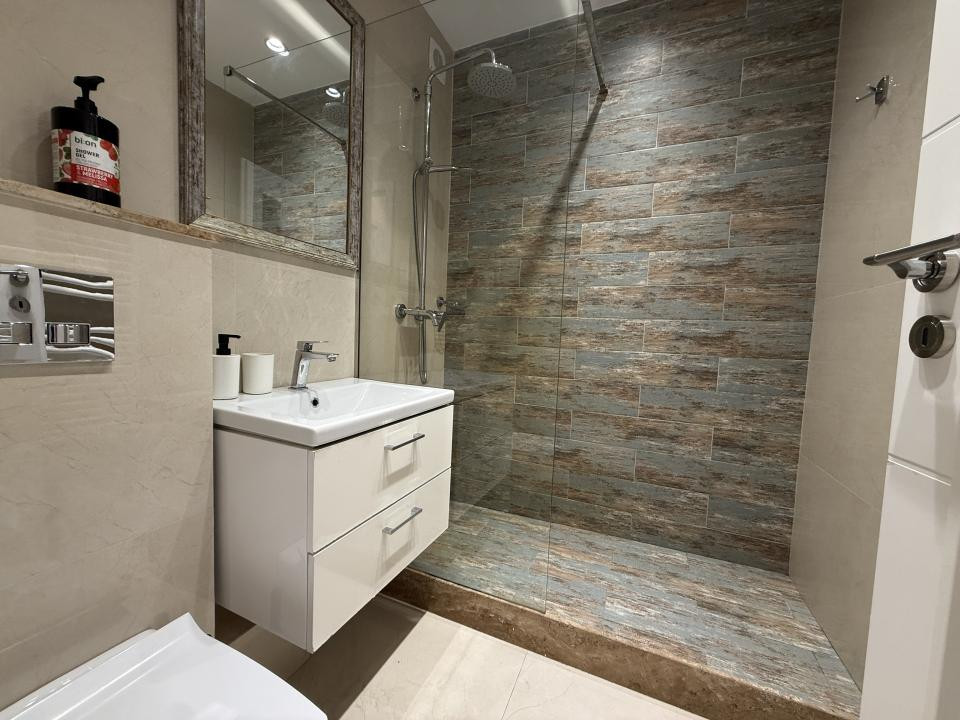 Unicat în Piața Romană! 2 camere, 53 mp, renovat integral cu designer