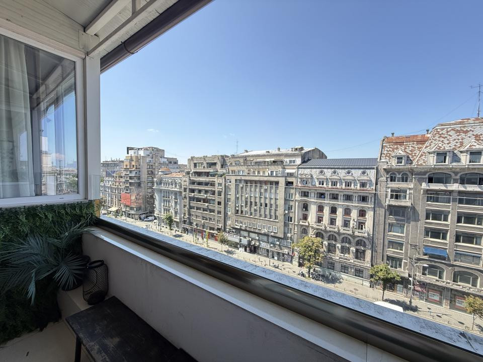 Unicat în Piața Romană! 2 camere, 53 mp, renovat integral cu designer