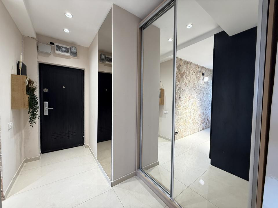 Unicat în Piața Romană! 2 camere, 53 mp, renovat integral cu designer