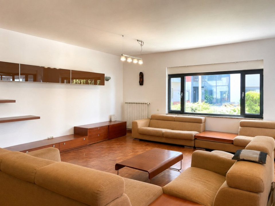 Apartament 4 camere cu gradina proprie - Loc de parcare inclus 