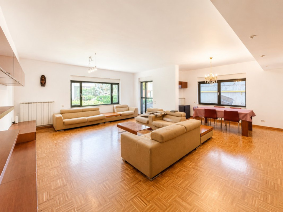 Apartament 4 camere cu gradina proprie - Loc de parcare inclus 