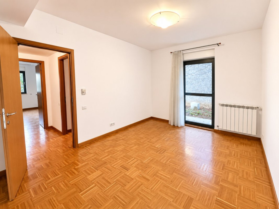 Apartament 4 camere cu gradina proprie - Loc de parcare inclus 
