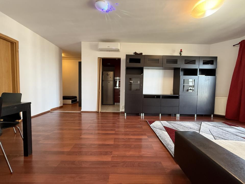 Apartament 3 camere 70 mp, cu centrala proprie, parcare** & priveliște!