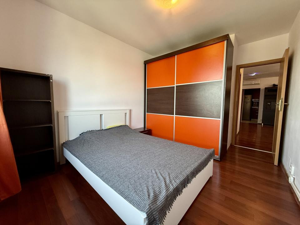 Apartament 3 camere 70 mp, cu centrala proprie, parcare** & priveliște!