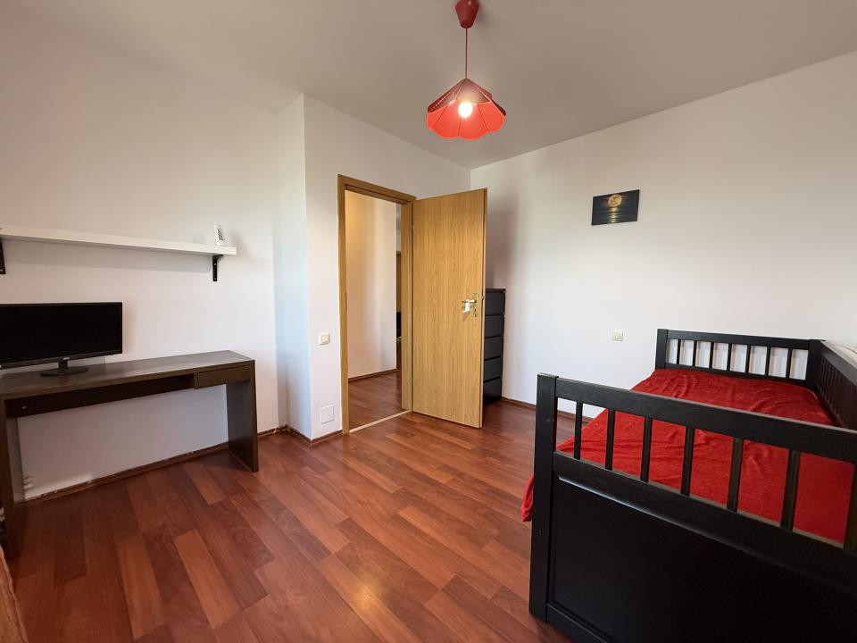 Apartament 3 camere 70 mp, cu centrala proprie, parcare** & priveliște!