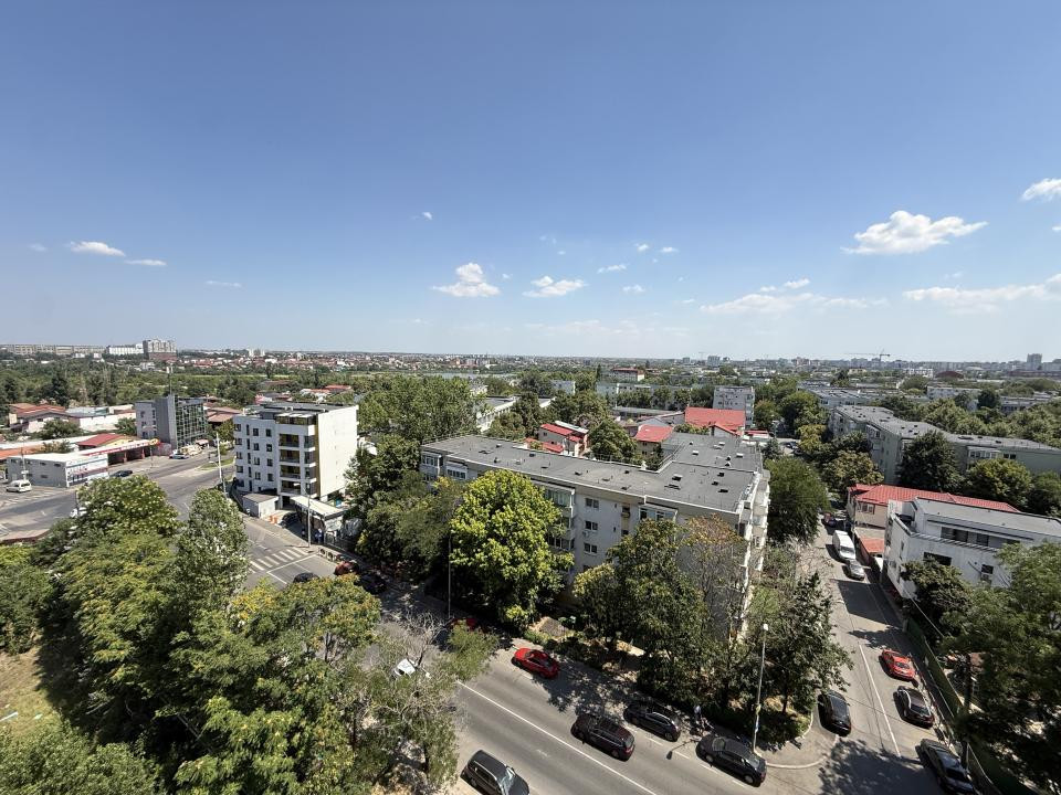 Apartament 3 camere 70 mp, cu centrala proprie, parcare** & priveliște!
