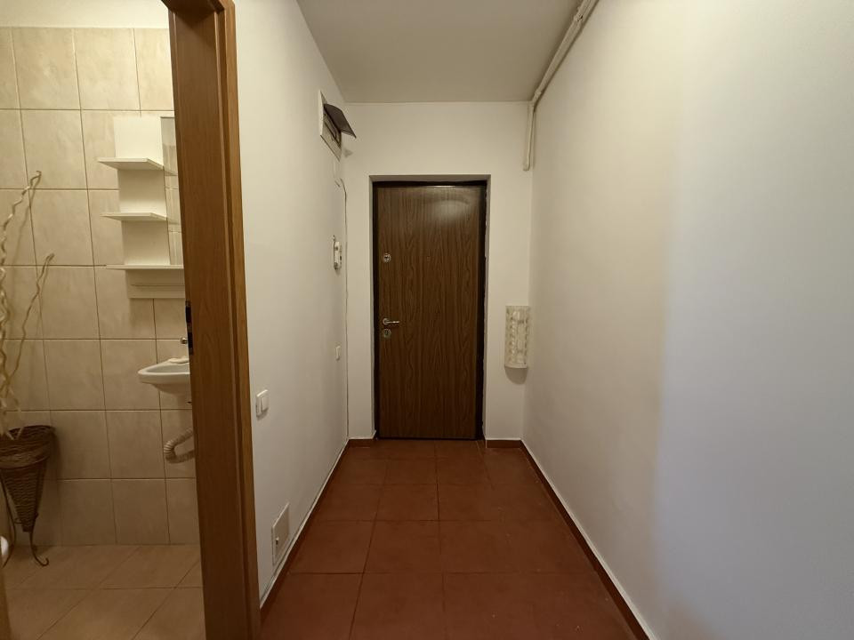 Apartament 3 camere 70 mp, cu centrala proprie, parcare** & priveliște!