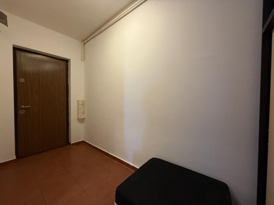 Apartament 3 camere 70 mp, cu centrala proprie, parcare** & priveliște!