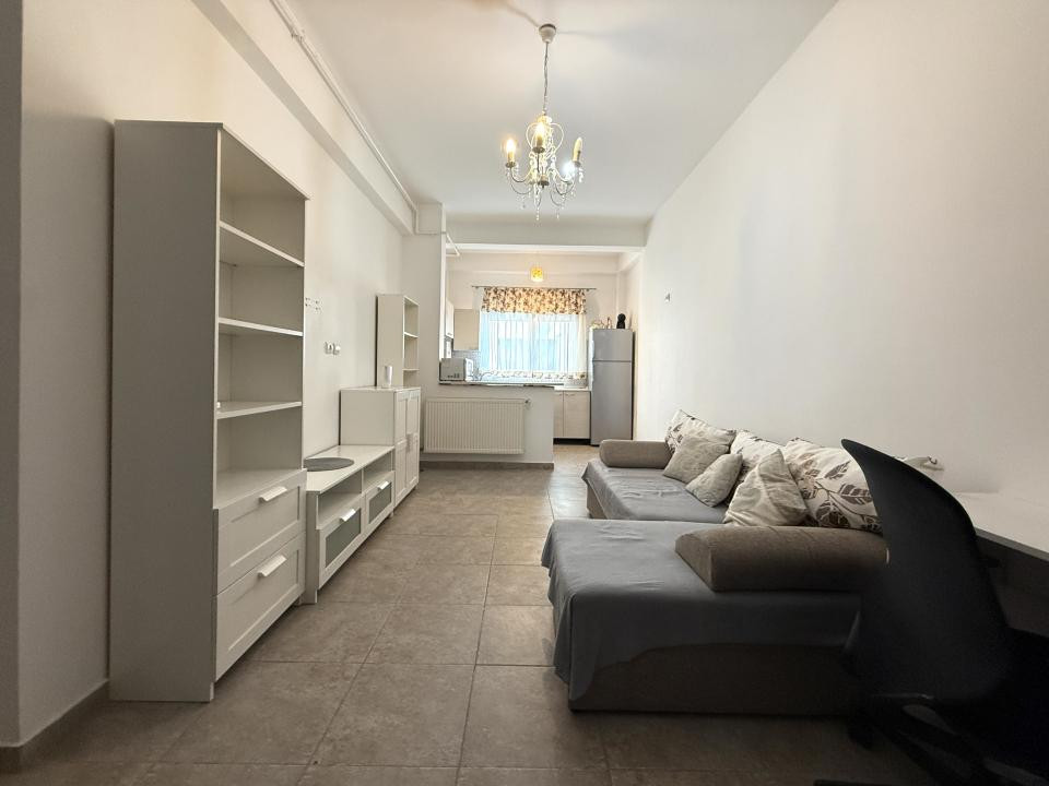 Apartament 2 camere semidecomandat, 42 mp, centrala proprie & Parcare