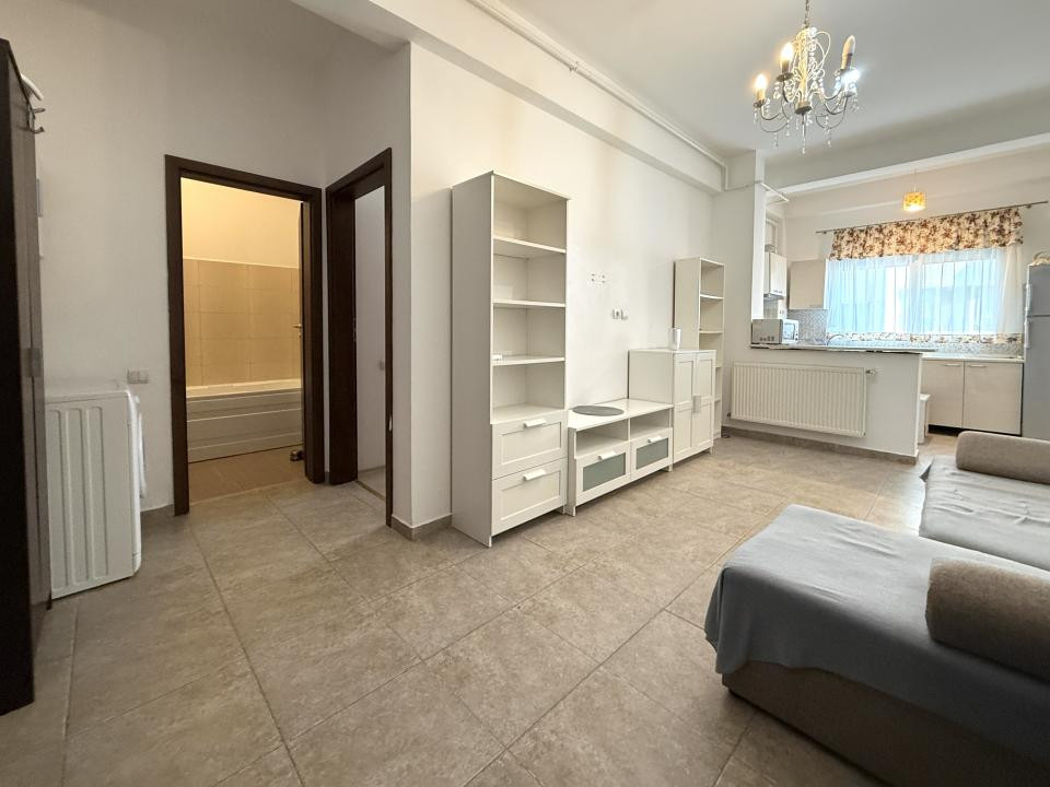 Apartament 2 camere semidecomandat, 42 mp, centrala proprie & Parcare