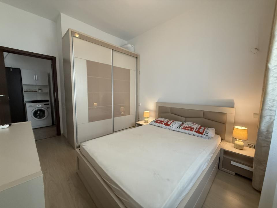Apartament 2 camere semidecomandat, 42 mp, centrala proprie & Parcare
