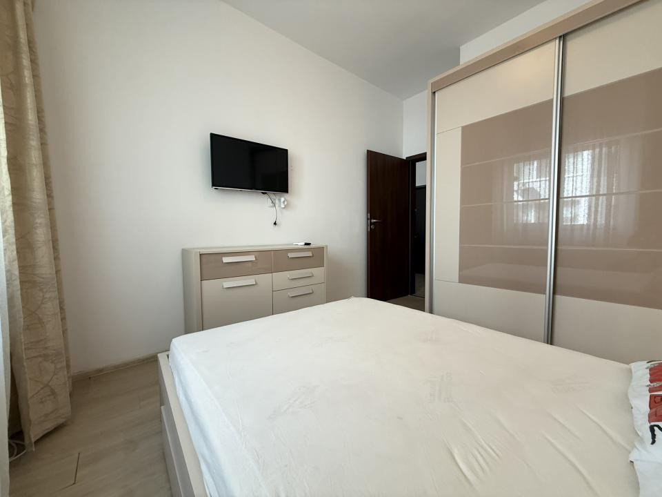 Apartament 2 camere semidecomandat, 42 mp, centrala proprie & Parcare