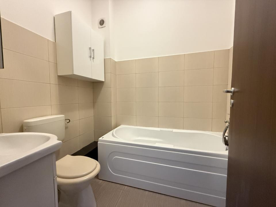 Apartament 2 camere semidecomandat, 42 mp, centrala proprie & Parcare