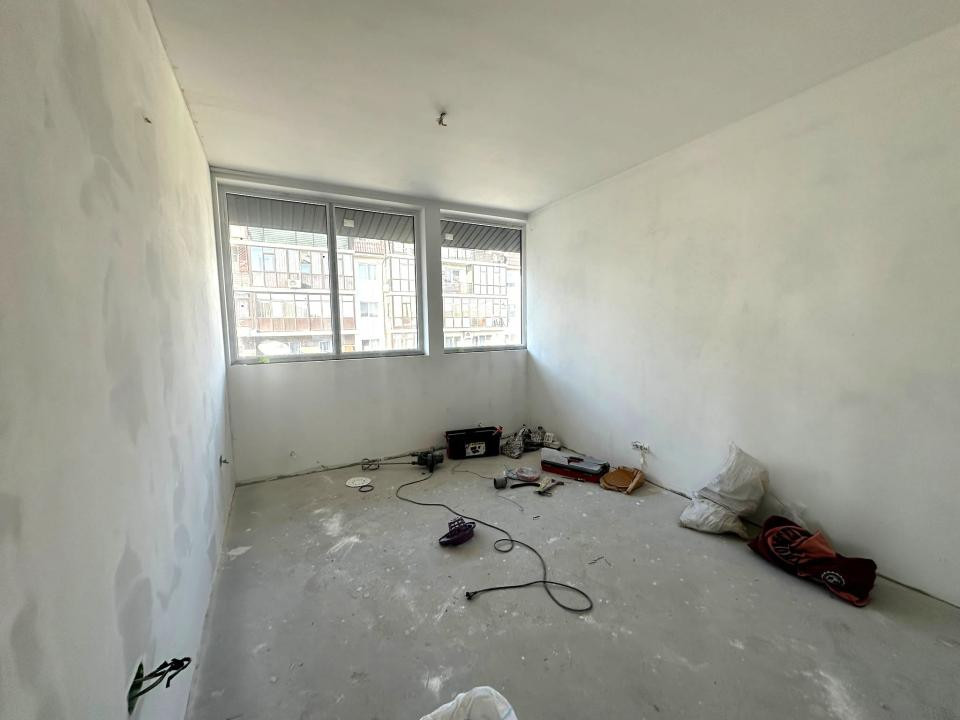 OPORTUNITATE! 5 camere - spatioase - 126mp in Dobroesti - Marului