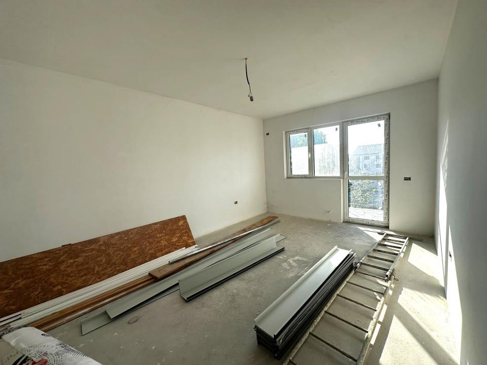 OPORTUNITATE! 5 camere - spatioase - 126mp in Dobroesti - Marului