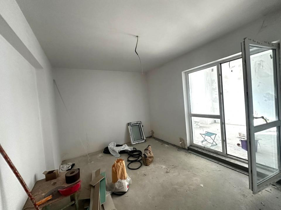 OPORTUNITATE! 5 camere - spatioase - 126mp in Dobroesti - Marului