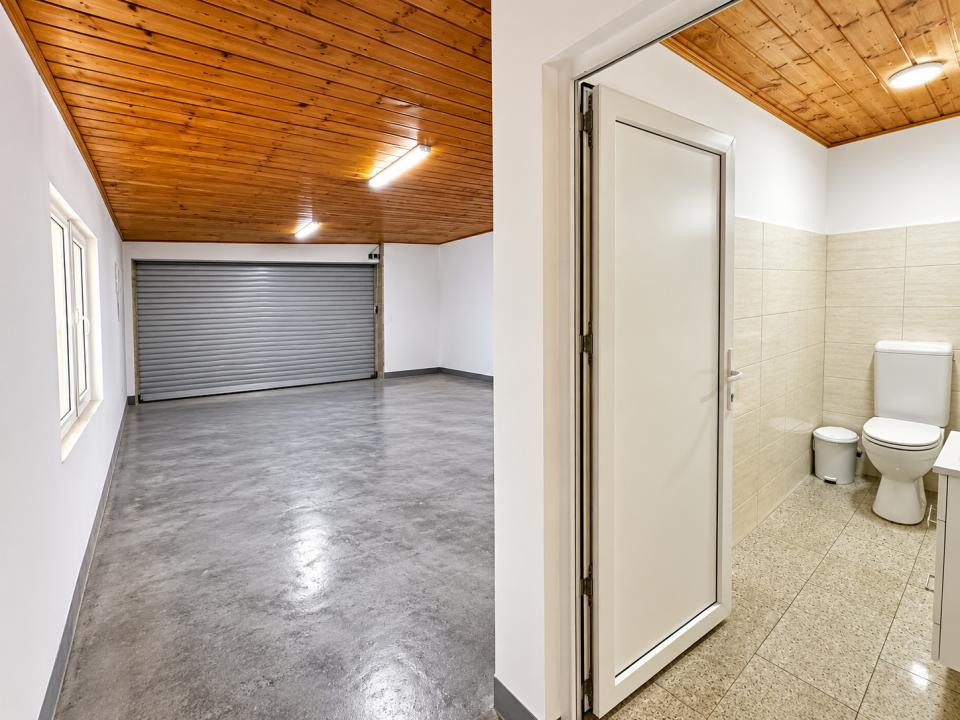 Casă individuală | Pe Colt | Teren 340 mp | 2 corpuri | Voluntari