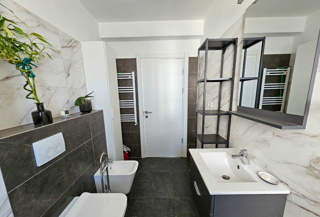 Apartament gol, 3 camere + terasa 55mp | zona Iancului - Matei Voievod