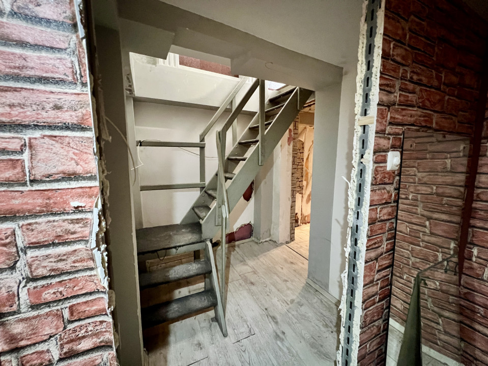 Spatiu birouri/fast-food, 2 intrari, 70 mp subsol+parter | Delea Veche