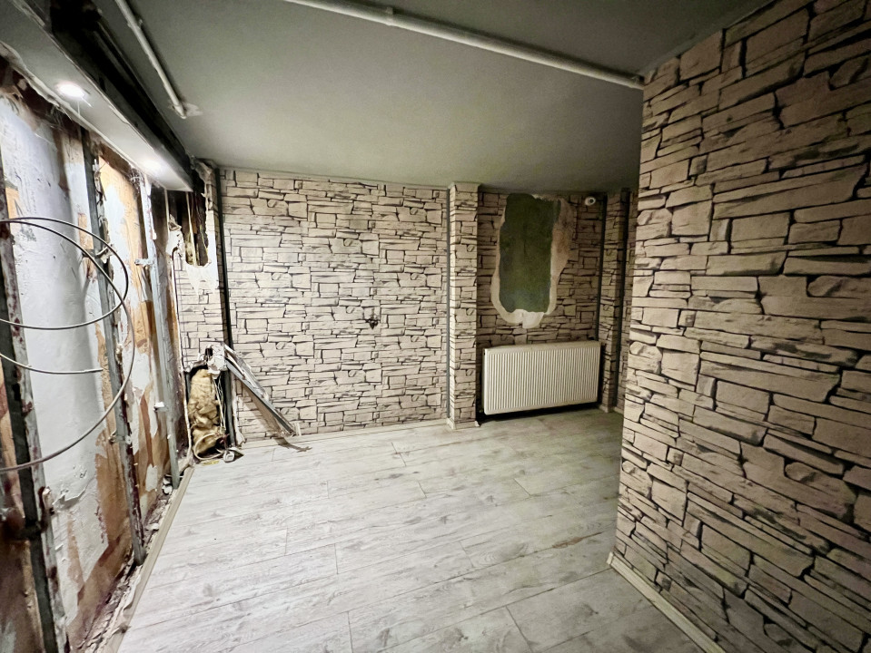 Spatiu birouri/fast-food, 2 intrari, 70 mp subsol+parter | Delea Veche
