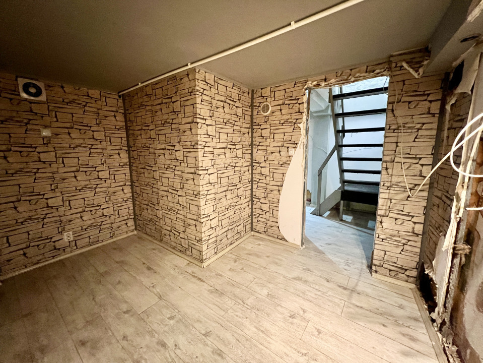 Spatiu birouri/fast-food, 2 intrari, 70 mp subsol+parter | Delea Veche