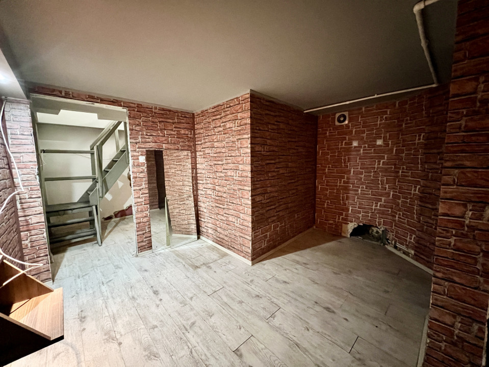 Spatiu birouri/fast-food, 2 intrari, 70 mp subsol+parter | Delea Veche