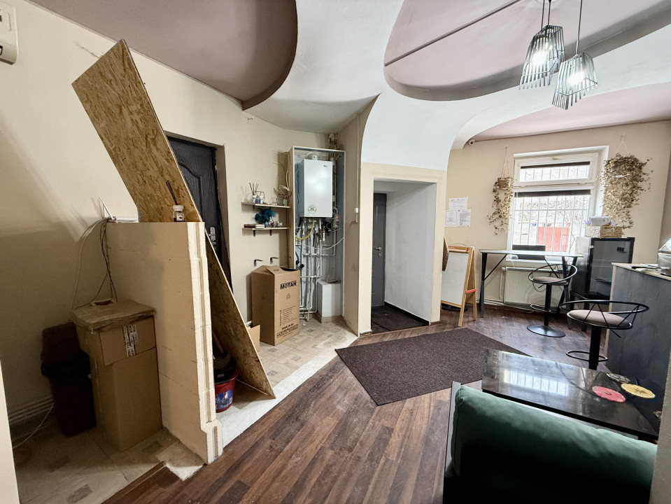Spatiu birouri/fast-food, 2 intrari, 70 mp subsol+parter | Delea Veche
