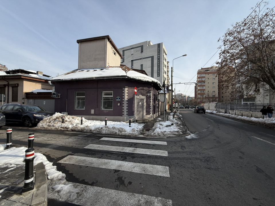 Spatiu birouri/fast-food, 2 intrari, 70 mp subsol+parter | Delea Veche